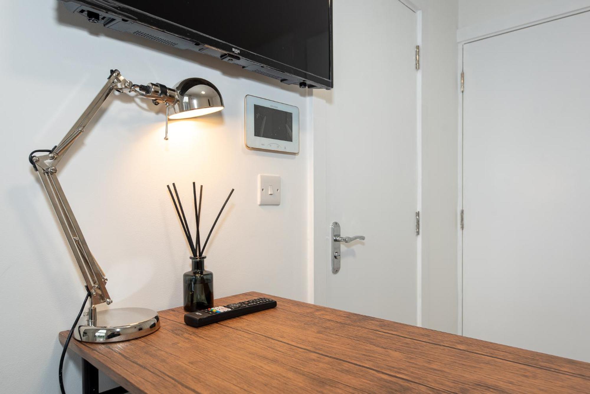 Small And Trendy Studio 3B Лондон Екстериор снимка