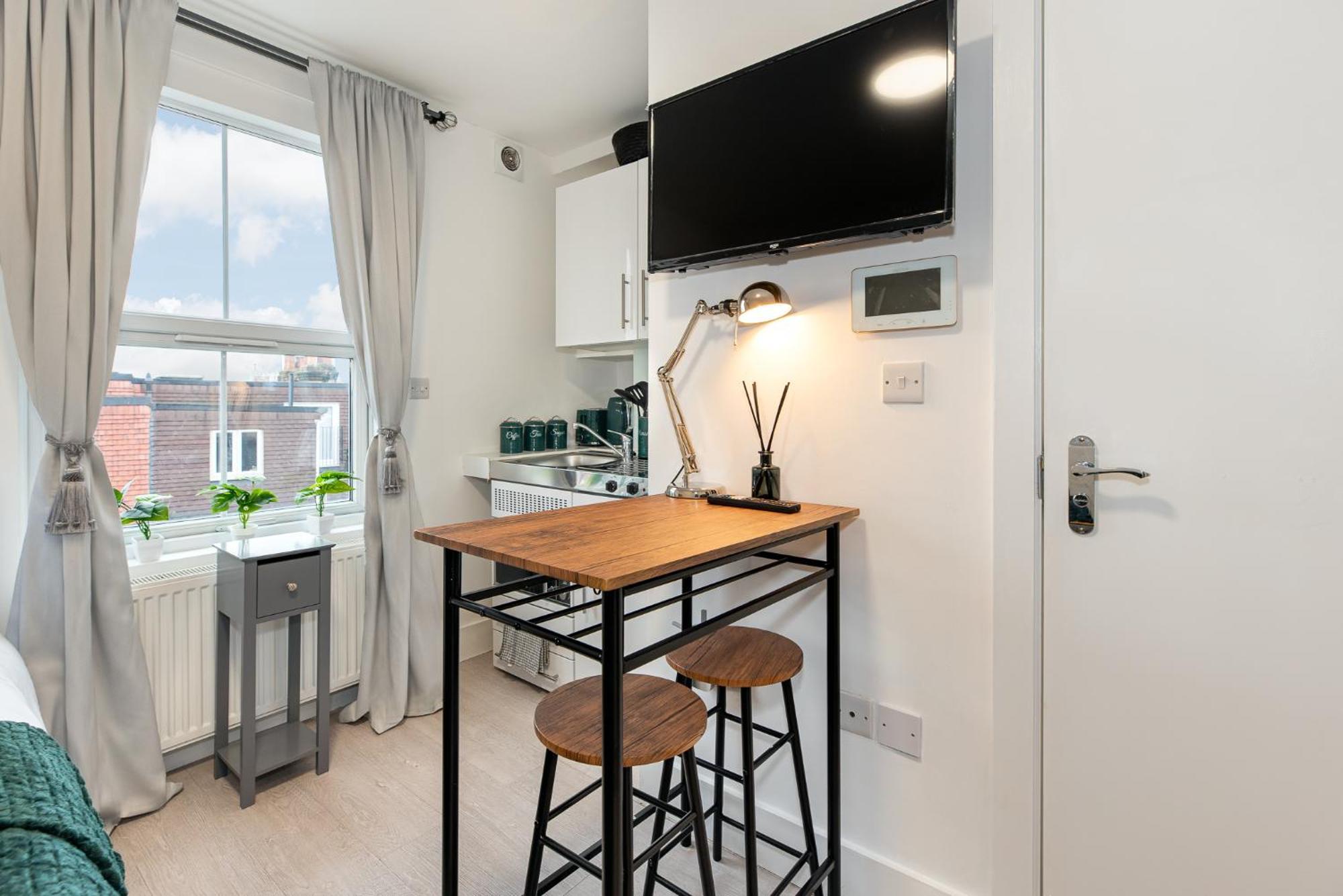 Small And Trendy Studio 3B Лондон Екстериор снимка