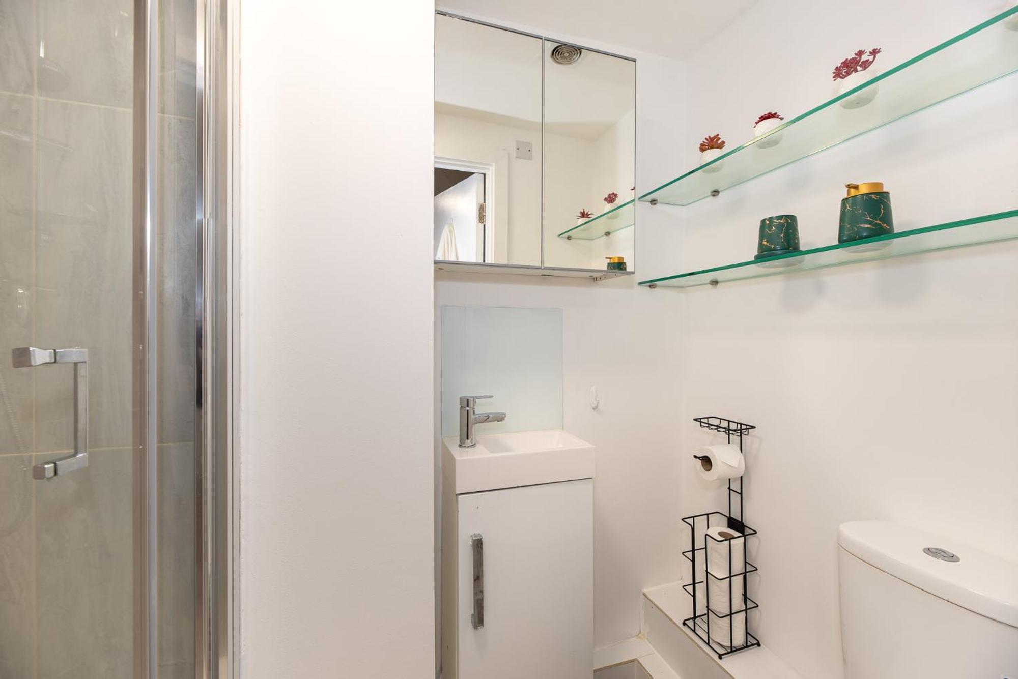 Small And Trendy Studio 3B Лондон Екстериор снимка