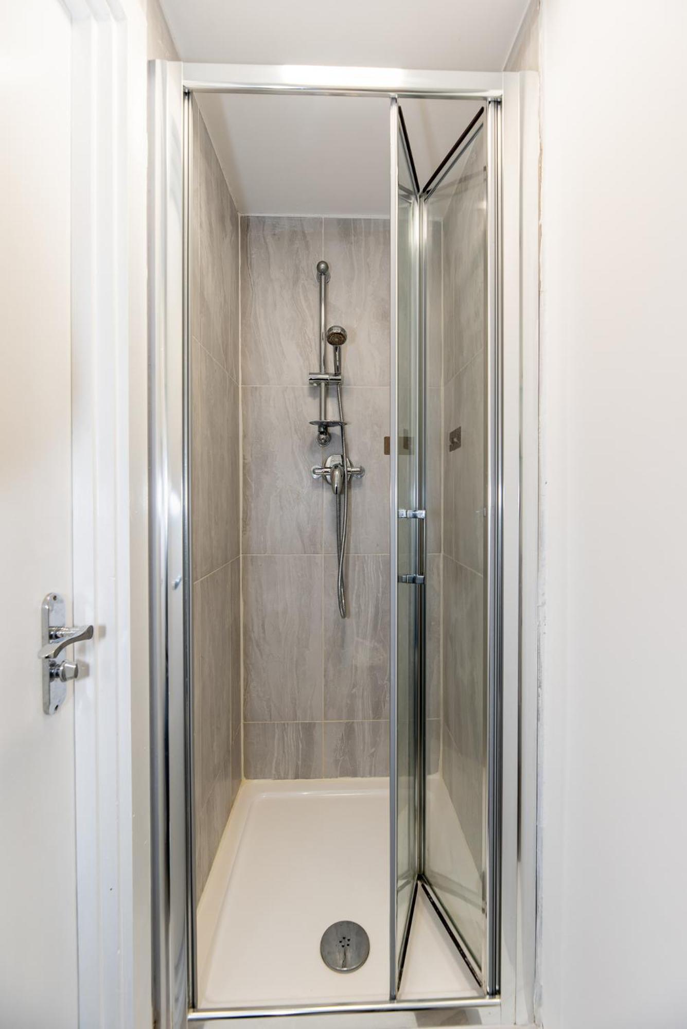 Small And Trendy Studio 3B Лондон Екстериор снимка