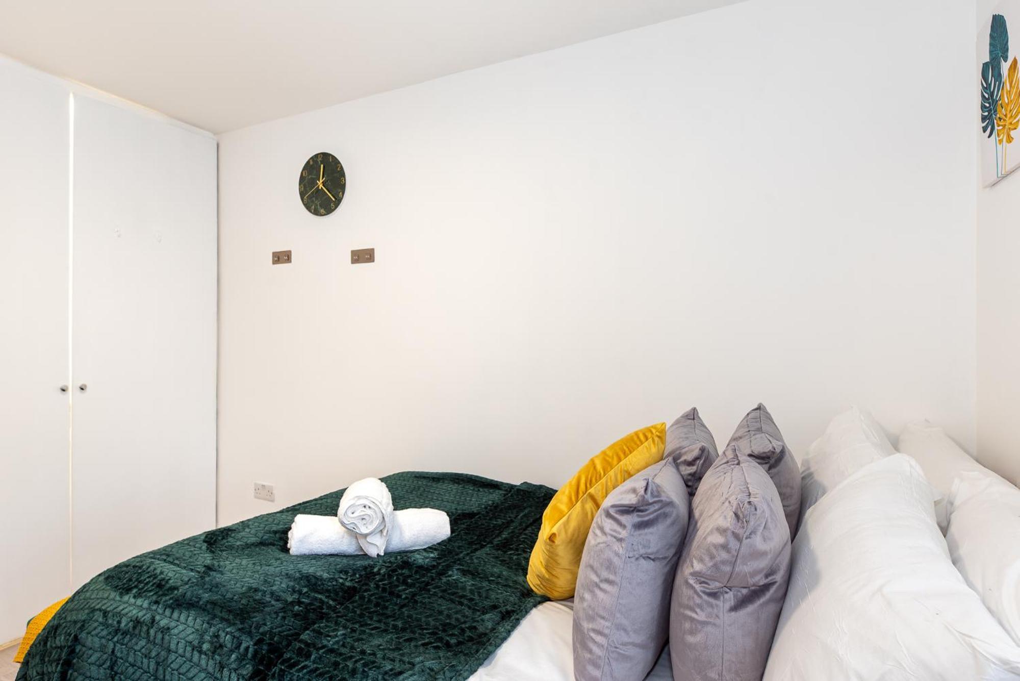 Small And Trendy Studio 3B Лондон Екстериор снимка