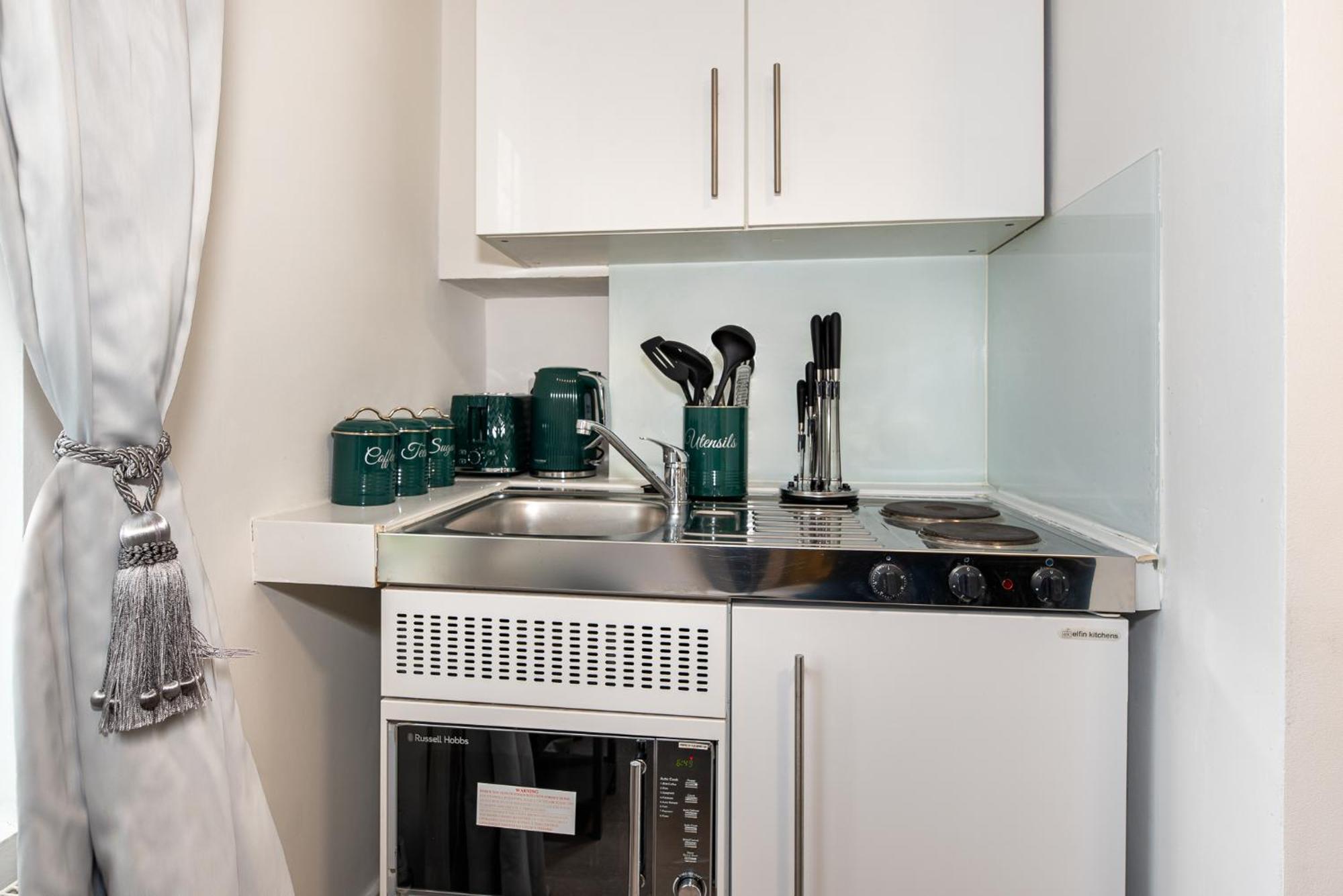 Small And Trendy Studio 3B Лондон Екстериор снимка